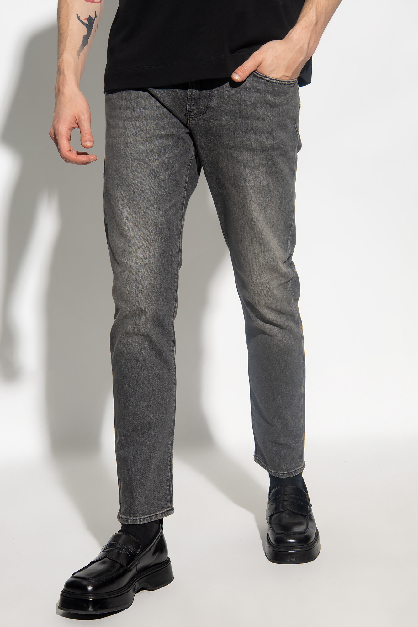 Grey J06 slim fit jeans Emporio Armani Emporio Armani cropped leg denim jeans SchaferandweinerShops KR